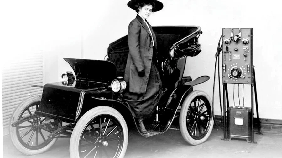 An early-1900s electric automobile with a mercury arc rectifier, once used to charge EVs. Photo / Museum of Innovation and Science