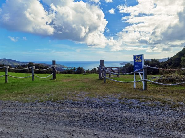The property located at 135 Rosalie Bay Road, encompassing 9181m², was acquired by its current owner in June 2022. This site, now the subject of a proposed helipad, boasts views over Mulberry Grove, stretching towards the mainland and the Coromandel. Photo / Will Trafford