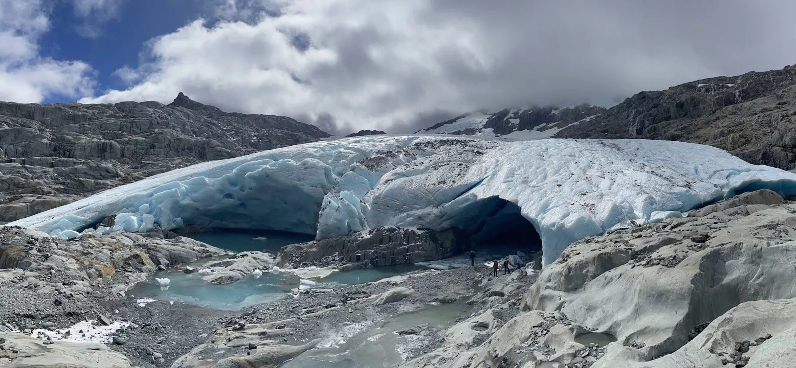 Freshly exposed bedrock at the terminus of Brewster Glacier in March 2023. Andrew Lorrey, CC BY-SA