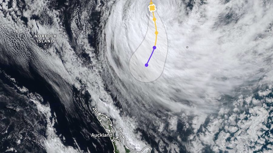 Tropical Cyclone Vaianu - Zoom Earth - 1100 Thu Apr 9